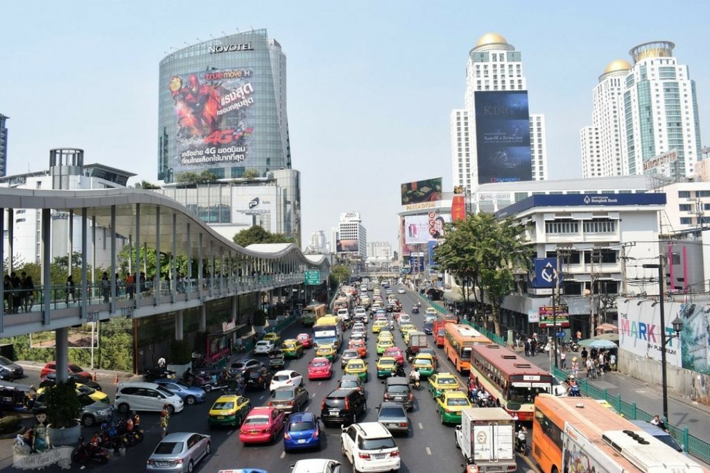 Bangkok Traffic - Bangkok colored taxis