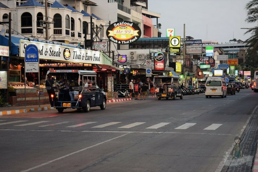 Pattaya Beach Road - Pattaya Beach - Pattaya Thailand - Pattaya Nightlife