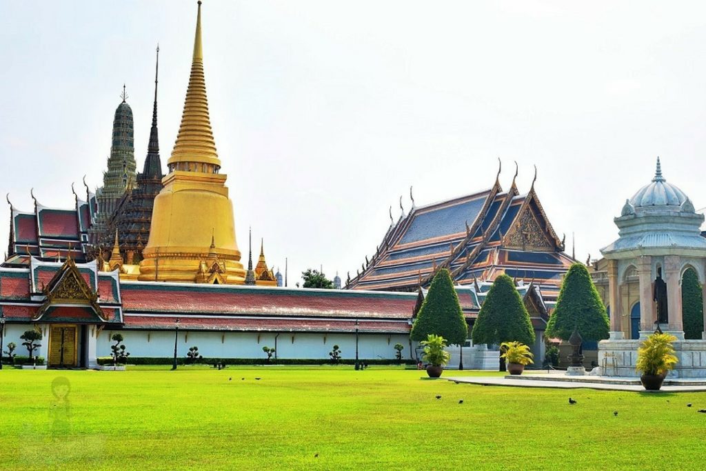 Temple of the Emerald Buddha - Wat Phra Kaew Bangkok